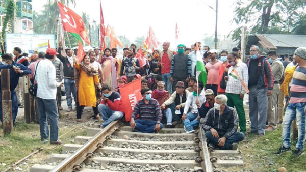 কোচবিহার থেকে কলকাতা, শ্রমিক সংগঠনের ডাকা বনধে উত্তপ্ত হল বাংলা