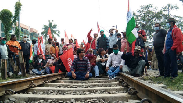কোচবিহার থেকে কলকাতা, শ্রমিক সংগঠনের ডাকা বনধে উত্তপ্ত হল বাংলা
