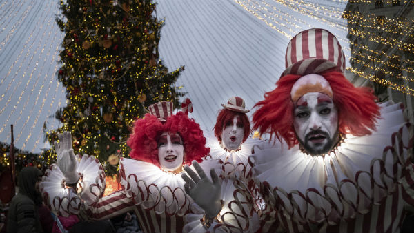 সর্বোচ্চ ৬ জনকে জমায়েতের ছাড়পত্র স্পেনে সর্বোচ্চ ৬ জনকে জমায়েতের ছাড়পত্র স্পেনে