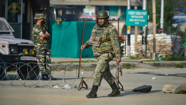 গত বৃহঃষ্পতিবারই ভূস্বর্গে একটি বড় নাশকতার ছক বানচাল করে সেনা