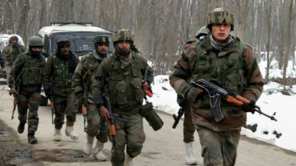 শুক্রবার বিকেল চারটে নাগাদ আসে মৃত্যু সংবাদ 