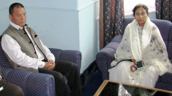 বিমল গুরুং মমতা বন্দ্যোপাধ্যায়কে সমর্থন করে বসেন