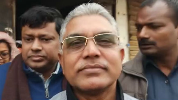 দরজা খোলা আছে