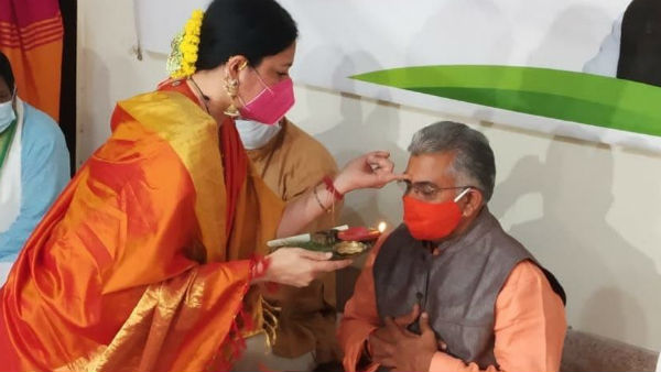 দিলীপ ঘোষকে ভাইফোঁটা দিলীপ ঘোষকে ভাইফোঁটা