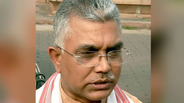  সাড়ে ছয় ফুটের নেতা হয়েছেন সাড়ে পাঁচ ফুট