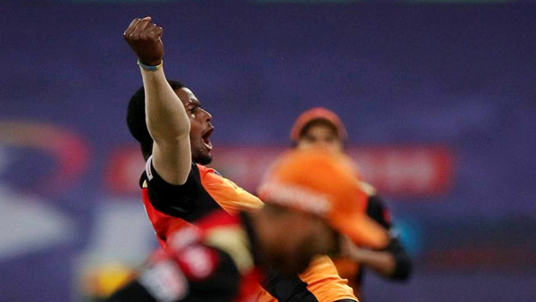 বোলিং পারফর্ম্যান্স