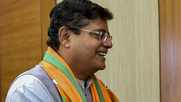 আইন অমান্য করে জমি কেনার অভিযোগ