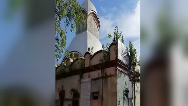 সতীপীঠ কালীঘাটের দেবীকে লক্ষ্মীরূপে পুজো করা হয় সতীপীঠ কালীঘাটের দেবীকে লক্ষ্মীরূপে পুজো করা হয়