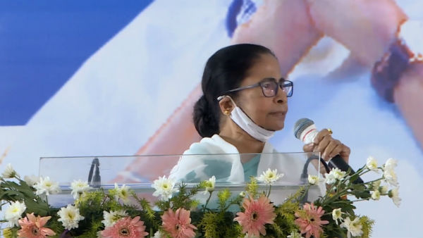 'দুয়ারে দুয়ারে' কর্মসূচি 'দুয়ারে দুয়ারে' কর্মসূচি