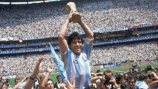 বিদায় ঈশ্বর, মারাদোনহীন ফুটবল দুনিয়া