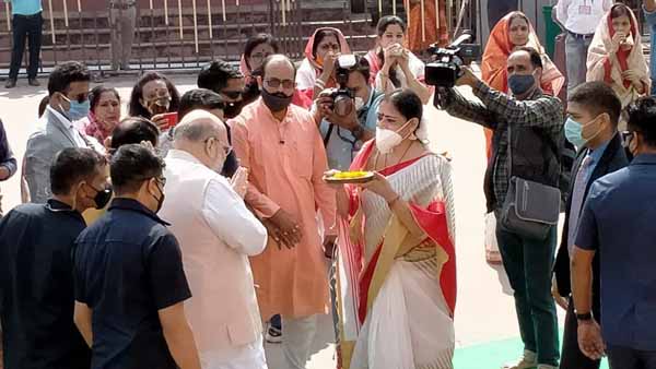 বাংলার মণীষিদের নাম অমিতের মুখে বাংলার মণীষিদের নাম অমিতের মুখে