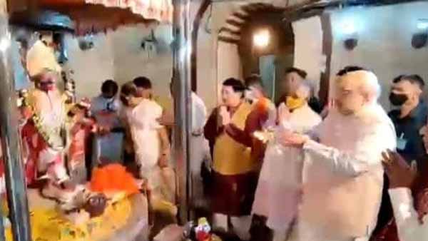 দক্ষিণেশ্বরে পুজো দিলেন অমিত শাহ দক্ষিণেশ্বরে পুজো দিলেন অমিত শাহ