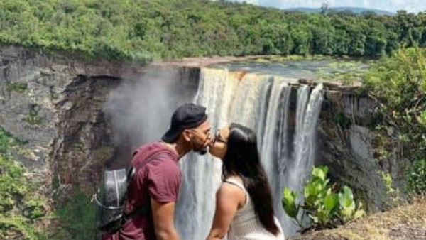 আইপিএল শেষে দেশে ফিরে এনগেজমেন্ট সেরে ফেললেন ক্যারিবিয়ান তারকা আইপিএল শেষে দেশে ফিরে এনগেজমেন্ট সেরে ফেললেন ক্যারিবিয়ান তারকা