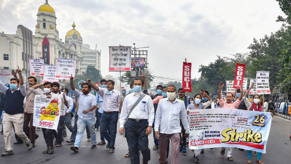 কোচবিহার থেকে কলকাতা, শ্রমিক সংগঠনের ডাকা বনধে উত্তপ্ত হল বাংলা