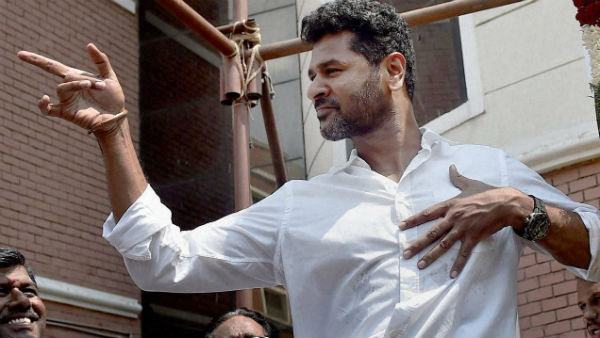 চেন্নাইয়ে রয়েছেন দম্পতি চেন্নাইয়ে রয়েছেন দম্পতি
