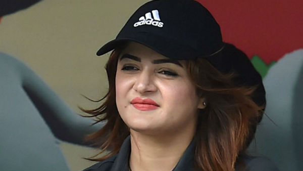 আলাদা থাকছেন শ্রাবন্তী–রোশন আলাদা থাকছেন শ্রাবন্তী–রোশন