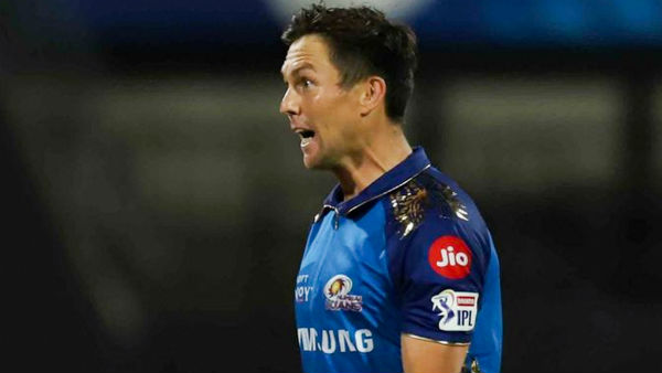 দিল্লির বিরুদ্ধে বোল্ট দিল্লির বিরুদ্ধে বোল্ট