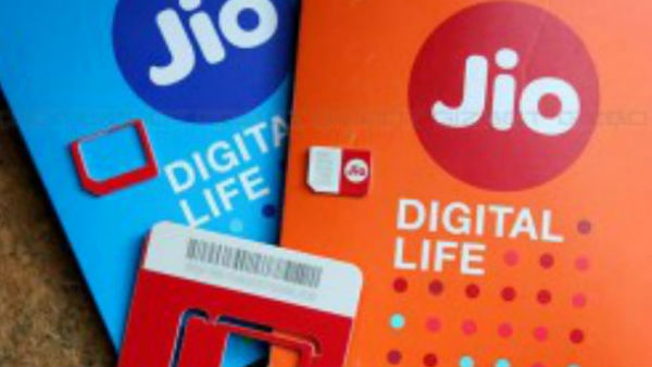 বছর ঘুরতেই মেয়াদ ফুরোচ্ছে জিও-র বছর ঘুরতেই মেয়াদ ফুরোচ্ছে জিও-র