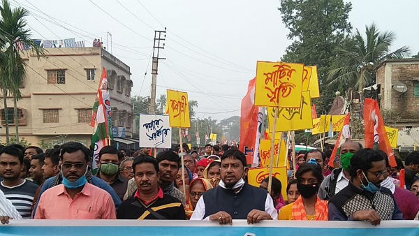  দুয়ারে সরকার প্রকল্পের ব্যাপক সাড়া 