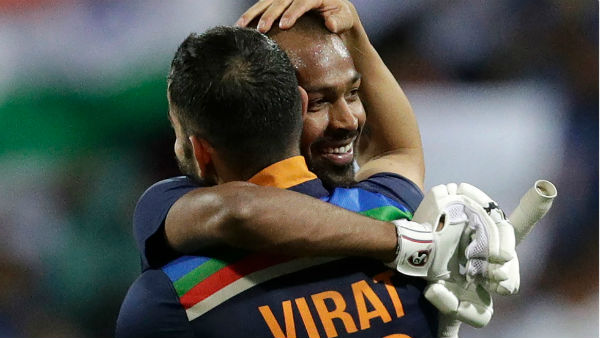 অজিভূমে ঝেড়ো পারফর্ম্যান্স