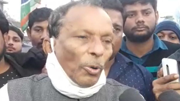সব হচ্ছে শীর্ষ নেতৃত্বের নির্দেশেই সব হচ্ছে শীর্ষ নেতৃত্বের নির্দেশেই