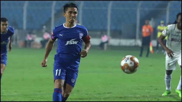 অপরাজেয় রয়েছে বেঙ্গালুরু