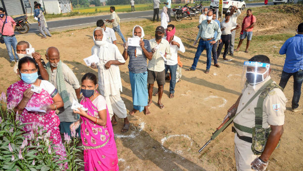করোনাকালেই সংসদীয় ভোটের রাস্তায় হাঁটে ৩৪টি দেশ করোনাকালেই সংসদীয় ভোটের রাস্তায় হাঁটে ৩৪টি দেশ