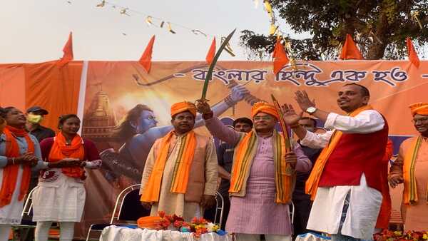 মহিলাদের সম্মান বিক্রি করেন মমতা মহিলাদের সম্মান বিক্রি করেন মমতা