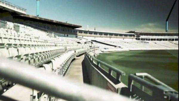 দর্শকশূন্য স্টেডিয়াম