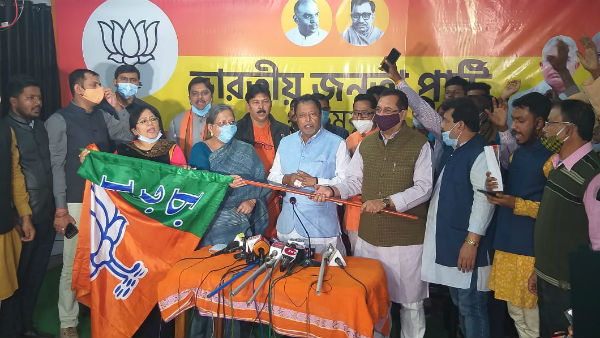 সুব্রত বক্সি, অনুব্রত মণ্ডলকে ফোনের কথা অস্বীকার করেননি মুকুল সুব্রত বক্সি, অনুব্রত মণ্ডলকে ফোনের কথা অস্বীকার করেননি মুকুল
