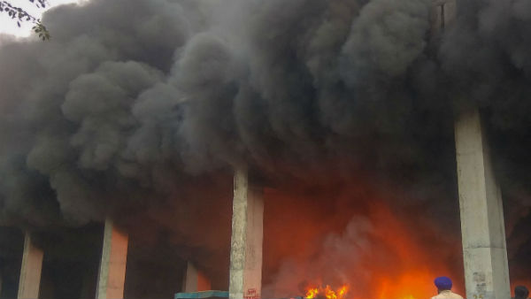 প্লাস্টিক কারখানায় বিস্ফোরণ প্লাস্টিক কারখানায় বিস্ফোরণ