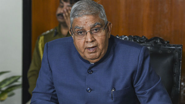 আগুন নিয়ে খেলছেন মমতা