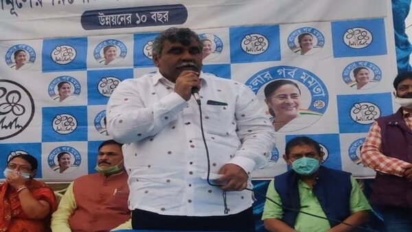  ১৭ ডিসেম্বর দল ছেড়েও ১৮ ডিসেম্বর জানান, তৃণমূলেই থাকছেন