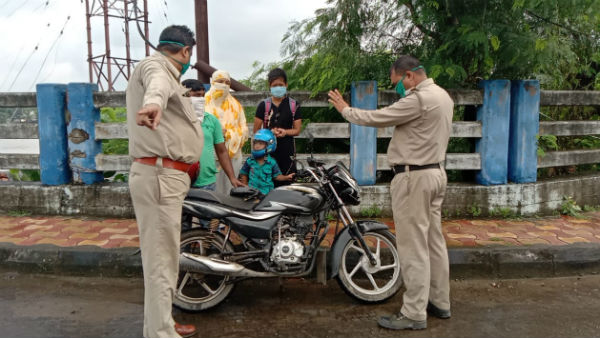 লকডাউন কার্যকর করতেও তৎপরতা বাড়ায় জেলা প্রশাসন লকডাউন কার্যকর করতেও তৎপরতা বাড়ায় জেলা প্রশাসন