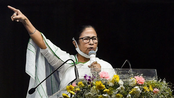 বিক্ষোভে সামিল মমতাও