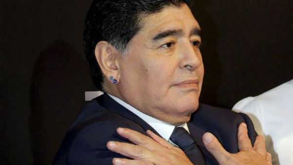 ফুটবল ঈশ্বর দিয়েগো মারাদোনা ফুটবল ঈশ্বর দিয়েগো মারাদোনা