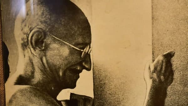 নিরামিষাশী মহাত্মা গান্ধীর লেখনীতে ফুটে উঠেছিস সেই কাহিনি