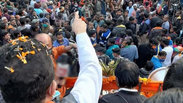 দাঁতন থেকে জবাব শুভেন্দুর দাঁতন থেকে জবাব শুভেন্দুর