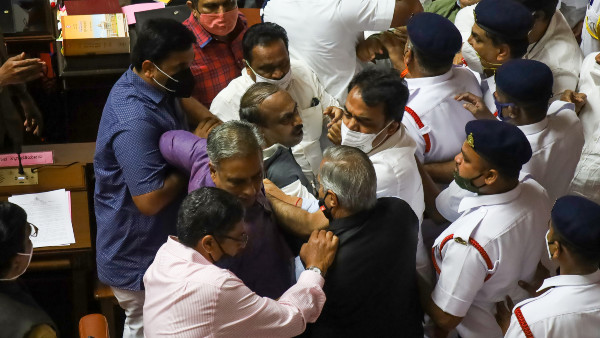 ধর্মে গৌড়াকে ঘিরে তুমুল হইহট্টগোল হয়েছিল