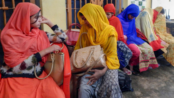 প্রায় সাতলক্ষ রোহিঙ্গা বাংলাদেশে আশ্রয় নিয়েছে প্রায় সাতলক্ষ রোহিঙ্গা বাংলাদেশে আশ্রয় নিয়েছে