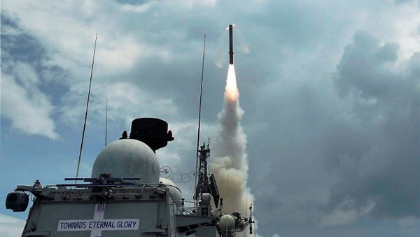 ব্রাহ্মসের পরীক্ষা চালানো হয় আইএনএস রণবীজয় থেকে