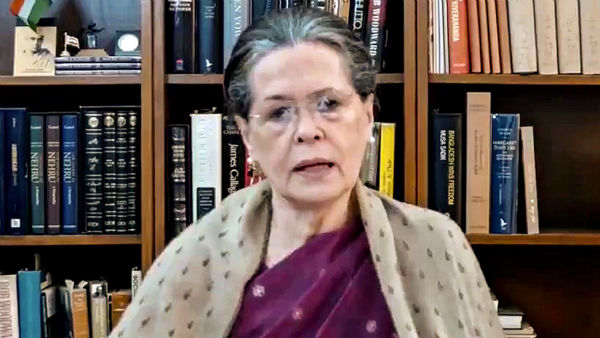 বিতর্ক বাড়িয়ে তালিকায় দ্বিতীয় স্থানে সোনিয়া বিতর্ক বাড়িয়ে তালিকায় দ্বিতীয় স্থানে সোনিয়া