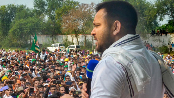 লালুপ্রসাদের ছায়া থেকে বের হয়ে এসেছেন তেজস্বী 
