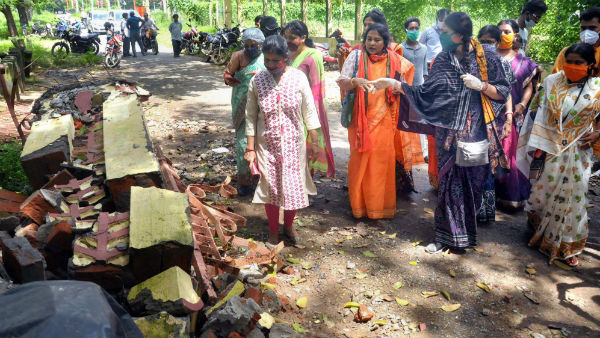  পাঁচিল দেওয়াকে কেন্দ্র করে ধুন্ধুমার বিশ্বভারতীতে 