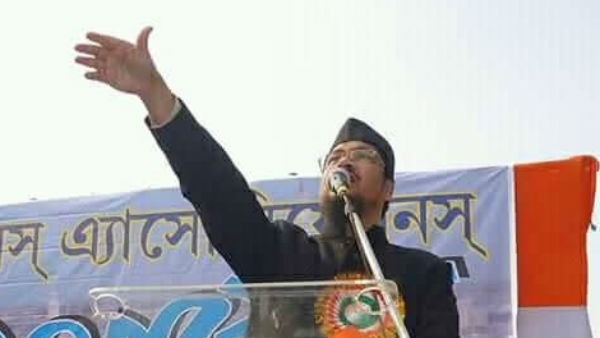  প্রয়োজনে নতুন দল