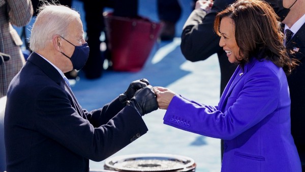 কৃষ্ণাঙ্গ ভোটেই বাজিমাত কমলার কৃষ্ণাঙ্গ ভোটেই বাজিমাত কমলার