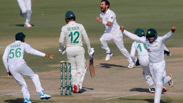 টসে জেতে দক্ষিণ আফিকা