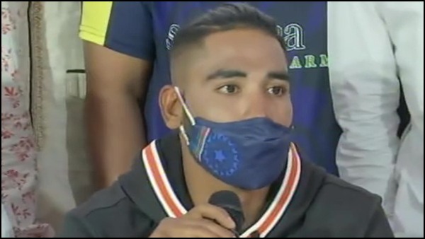 কেন ভারতীয় তরুণটা অনেকটা এগিয়ে