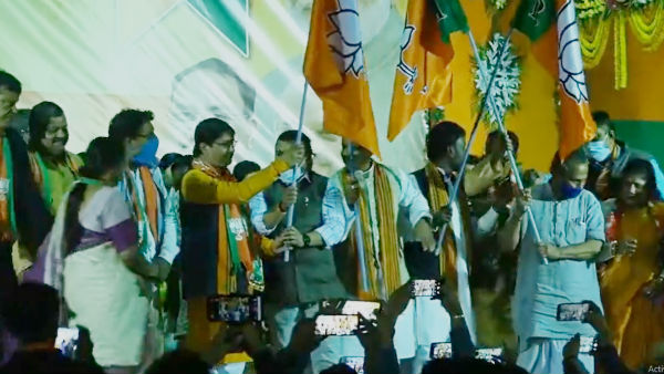 কাঁথির শান্তিকুঞ্জে পদ্ম ফুটল আবার কাঁথির শান্তিকুঞ্জে পদ্ম ফুটল আবার