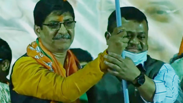 সৌমেন্দুকে যোগদানে সংখ্যালঘু তৃণমূল সৌমেন্দুকে যোগদানে সংখ্যালঘু তৃণমূল
